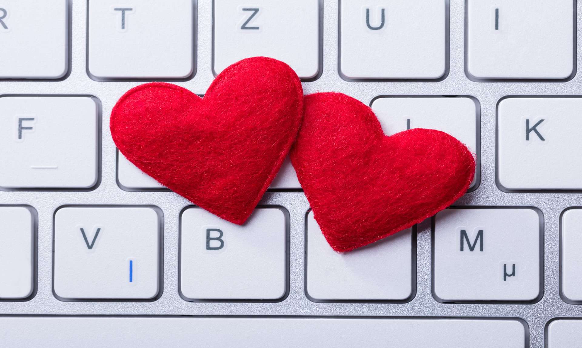 Tips To Make Online Dating Simple And Safe - Self Help Nirvana